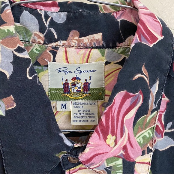 Reyn Spooner Lily Printed Button Up Short Sleeve - Picture 2 of 4